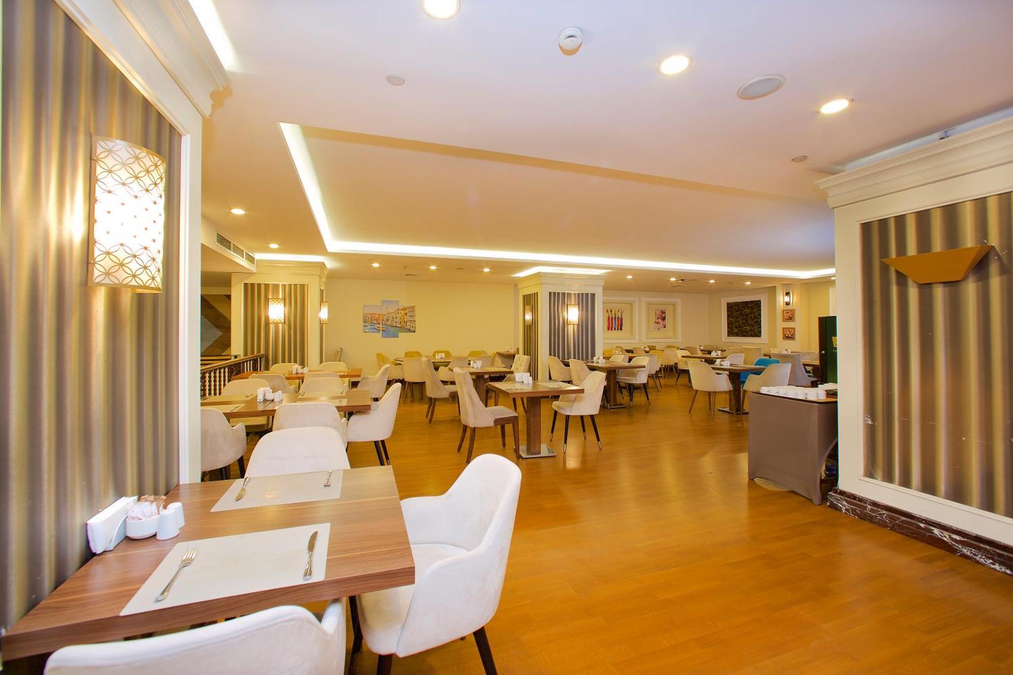 Ramada By Wyndham Istanbul Merter المظهر الخارجي الصورة Restaurant
