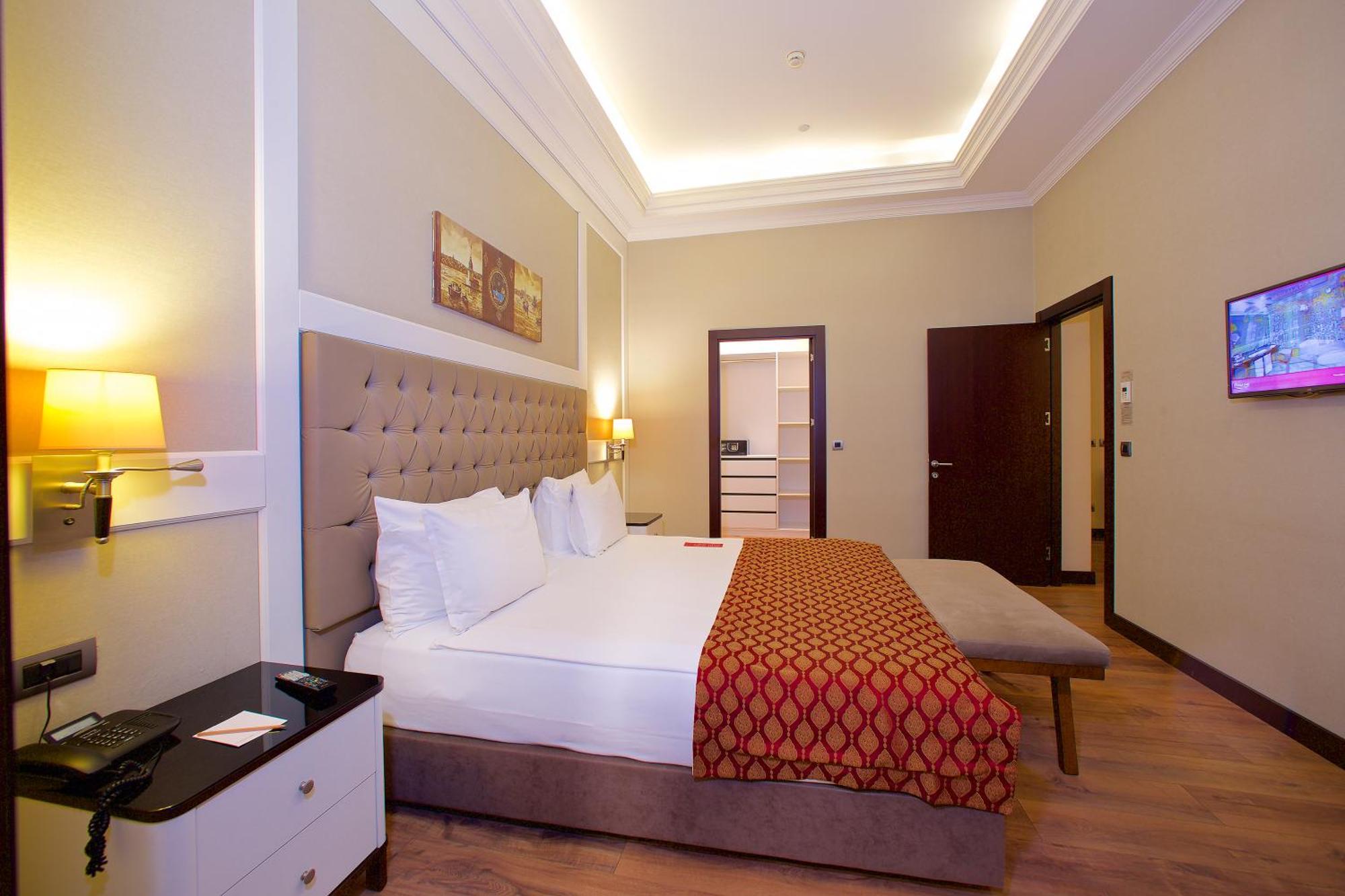 Ramada By Wyndham Istanbul Merter المظهر الخارجي الصورة A room at the hotel